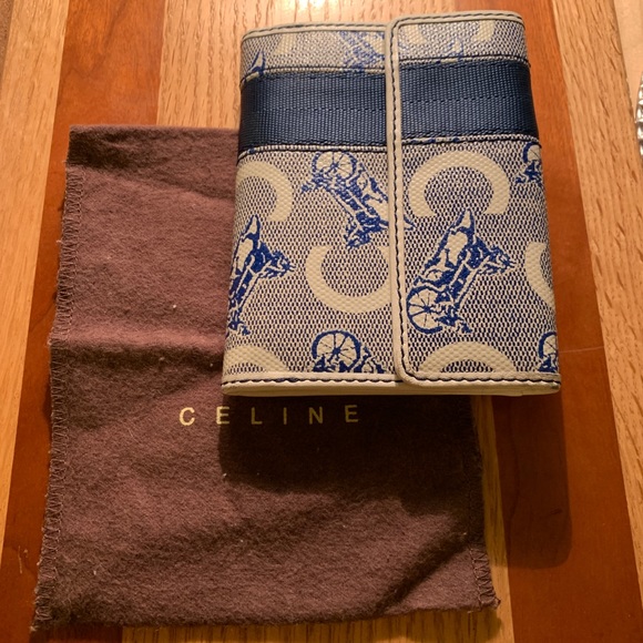 ๐ฆVintage Celine wallet $300 - Picture 1 of 8